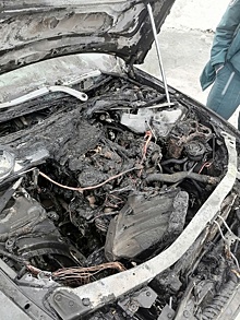 BMW внезапно сгорел по неизвестной причине в Шерегеше
