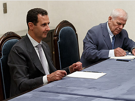 России приписывают план: заменить Асада военным советом