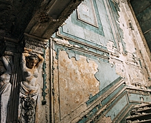 Фоторепортаж: как и почему уникальный особняк Веге превратился в развалины