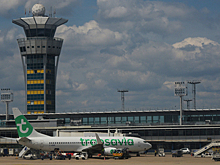 В парижском аэропорту неизвестный напал на военных