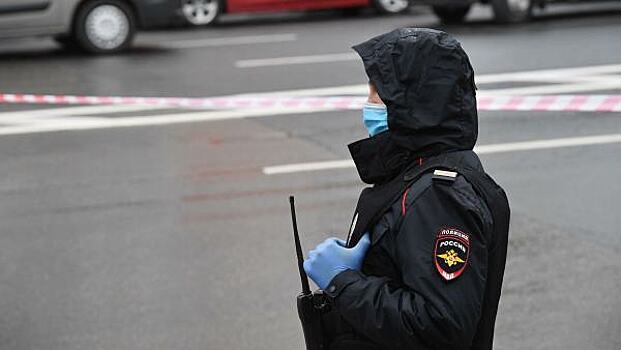 Труп нашли на крыльце офисного здания в центре Москвы