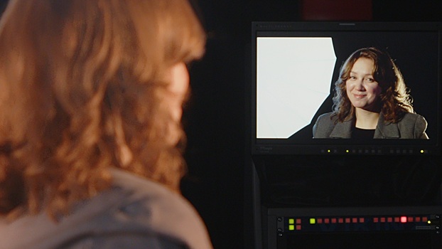 "Почаще останавливайтесь и вы будете в шоке!" Непоэт Полина Нюберг о творчестве и красоте жизни