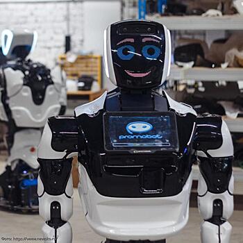 Робот Промобот ответил на рекламный ролик, в котором Ярмольник называет его «железякой»
