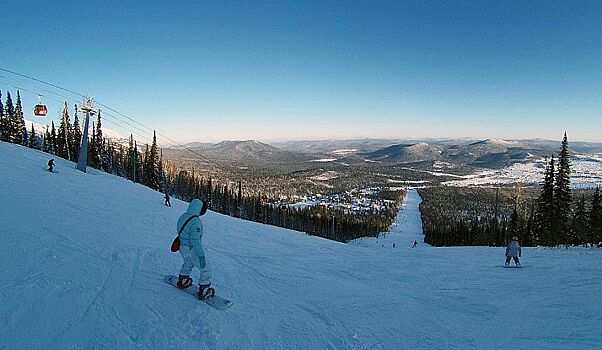 Аномальные снегопады пока не мешают приему туристов в Шерегеше