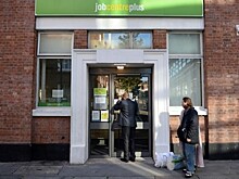 Занятость в Британии снижается второй месяц подряд