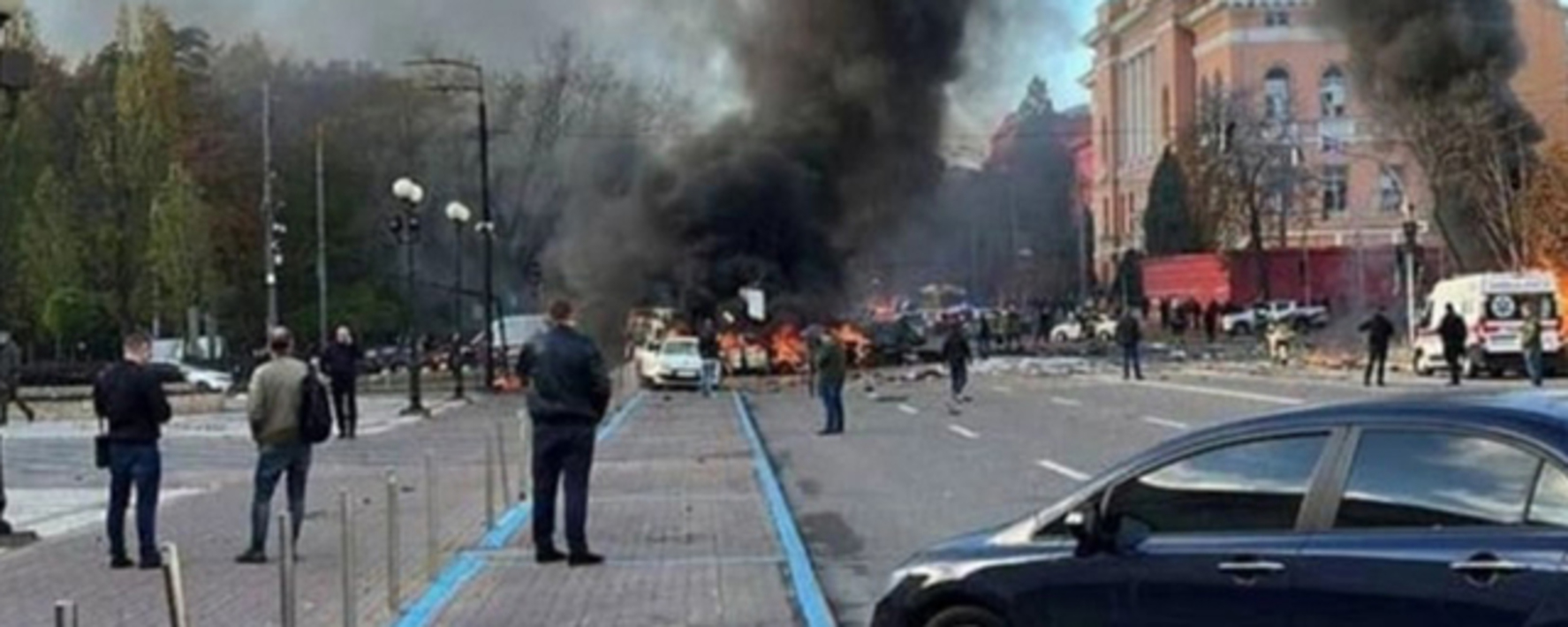 разрушение города. удары по харькову. харьков разрушения 2022. разрушенное здание. обстрел белгорода 03.