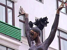 На Большой Дмитровке установили памятник Майе Плисецкой