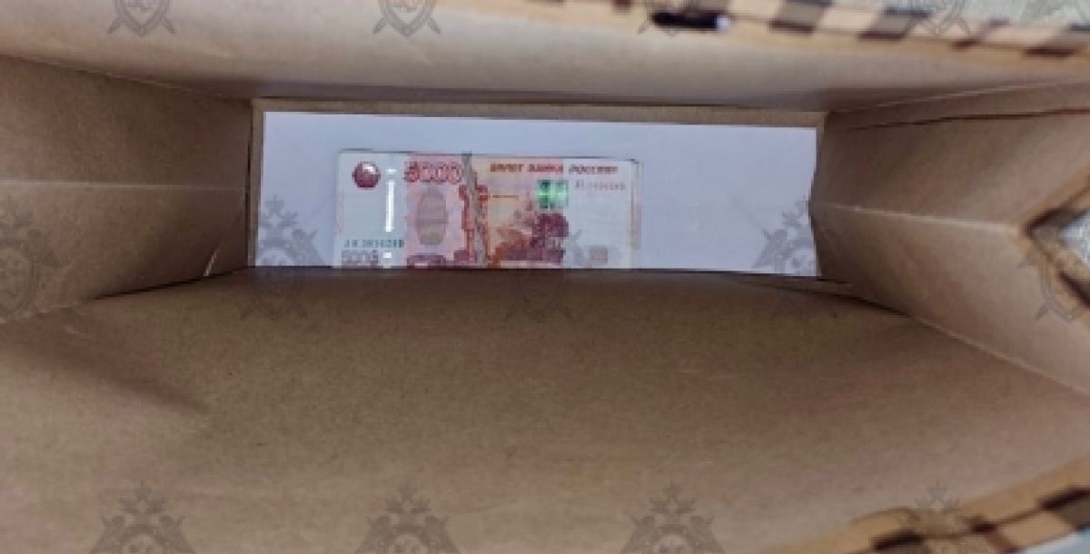 Декан ростовского вуза подозревается в получении взятки 180 тысяч рублей