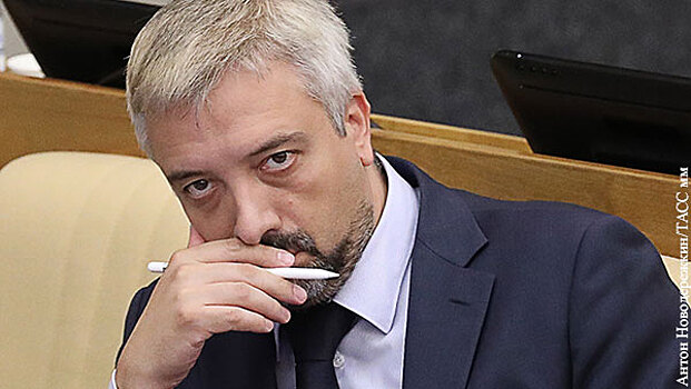 «Тотальный диктант» поднял вопрос о патриотизме писателей