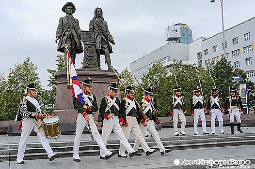 Екатеринбург поборется за права на Татищева и де Геннина