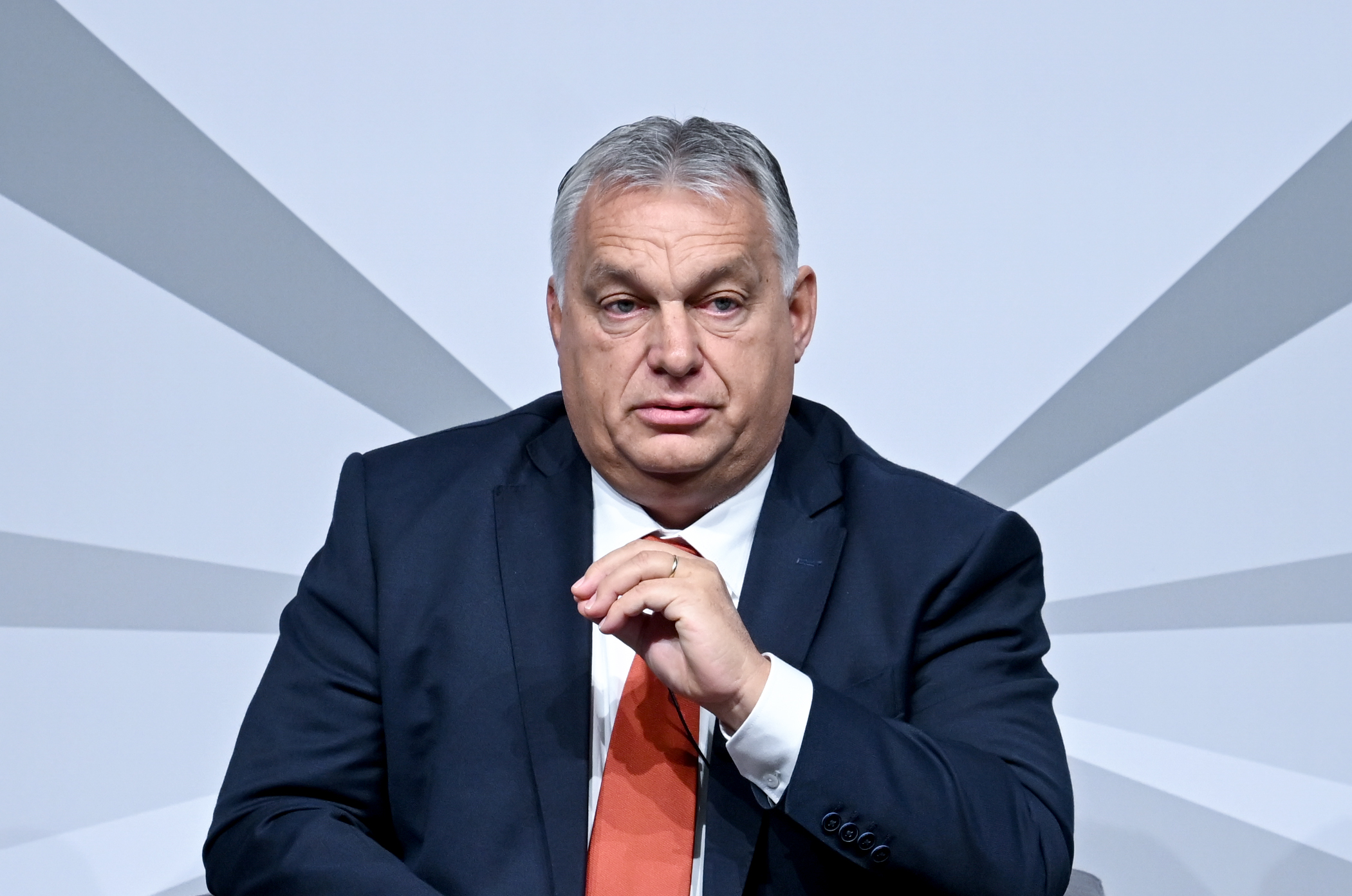 Премьер Венгрии назвал шагом к войне санкции ЕС против России