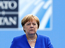 Меркель поздравила теннисистку Кербер с победой в финале Уимблдона
