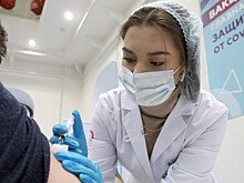 Борьба с коронавирусом в СНГ: где ввели обязательную вакцинацию?