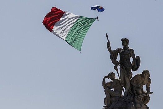 Премьер Италии надеется найти способы снижения крупного госдолга страны