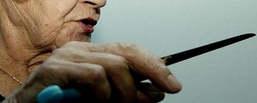 В Саранске пенсионерка ударила гостя ножом за настойчивое проявление нежности