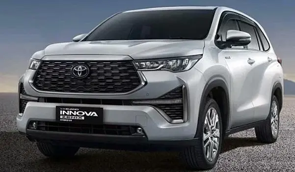Toyota Innova Hycross (2023) обзор огромного минивэна