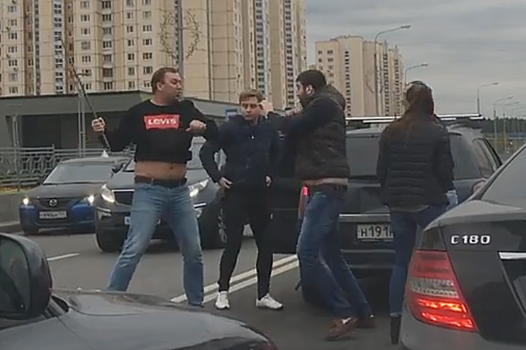 Водители с арматурой устроили драку в Москве