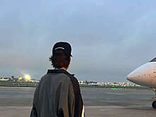 Актриса Милли Бобби Браун показала фото мужа Джейка с усыновленной дочерью