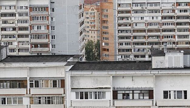 В Москве около жилого дома нашли тело школьницы