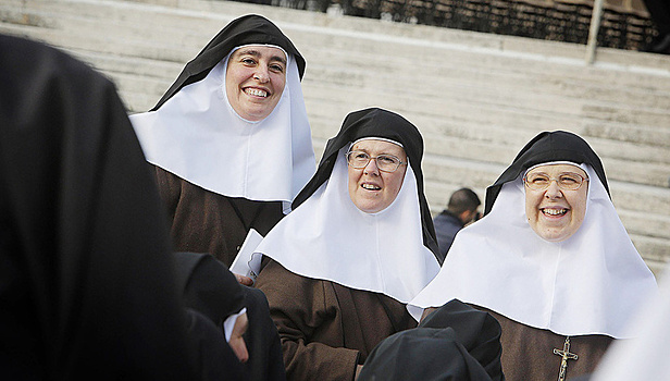 Консультантами секретариата синода Римско-католической церкви впервые назначили женщин