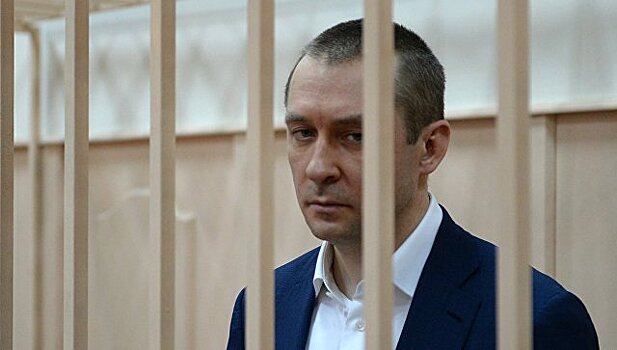 Суд рассмотрит просьбу следствия продлить арест отца полковника Захарченко