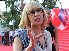 Близкий друг Глаголевой связал болезнь артистки с неудачными романами