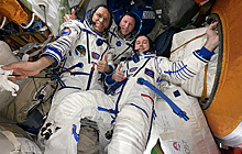 Космонавты на "Союз МС-23" проверили скафандры перед возвращением на Землю
