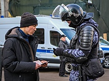На Апраксином дворе в Петербурге более 500 силовиков проводят масштабный рейд