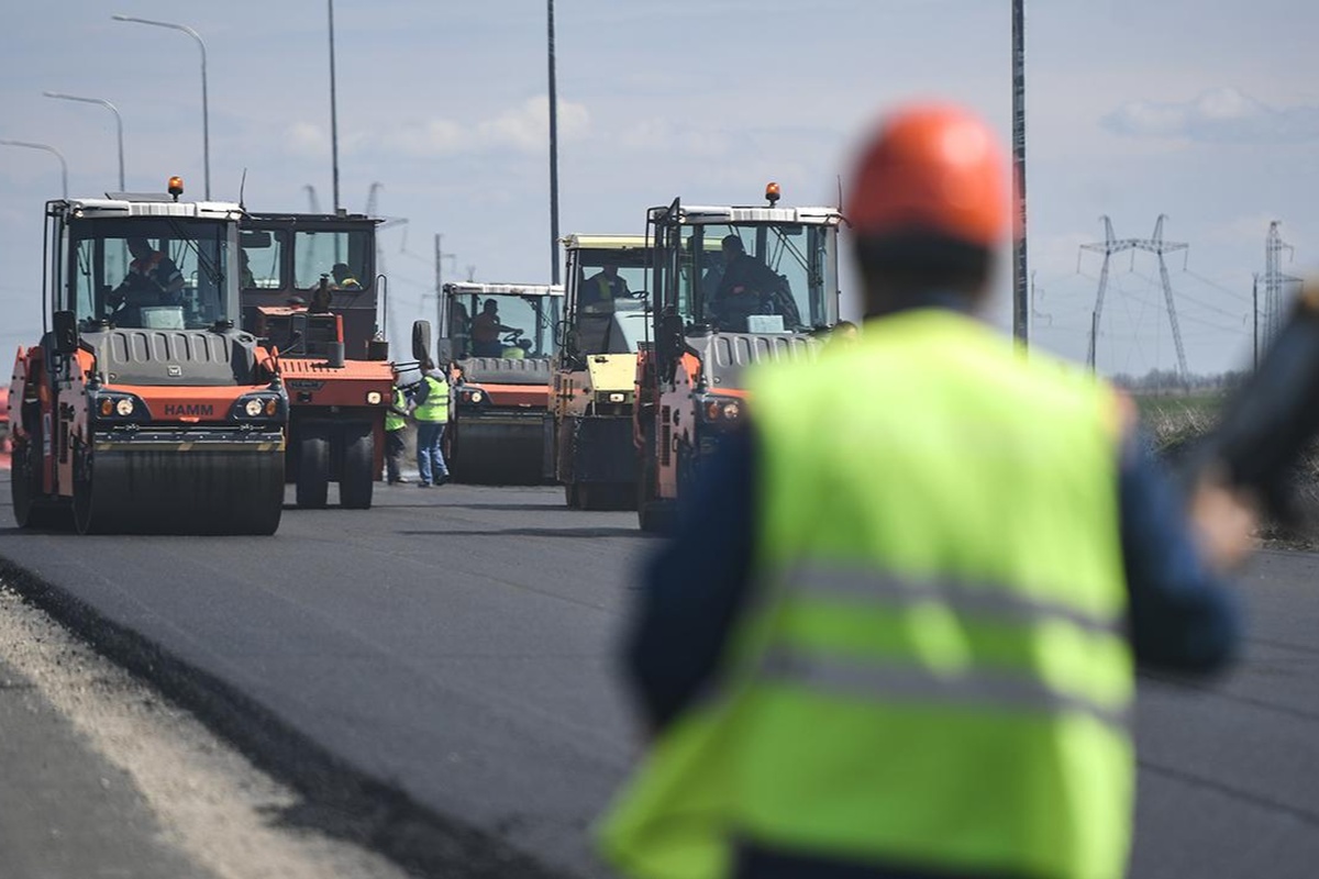 Власти Петербурга отказались менять скандальные планы строительства трассы М-7