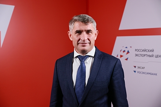 Глава Чувашии наградил председателя Союза женщин региона