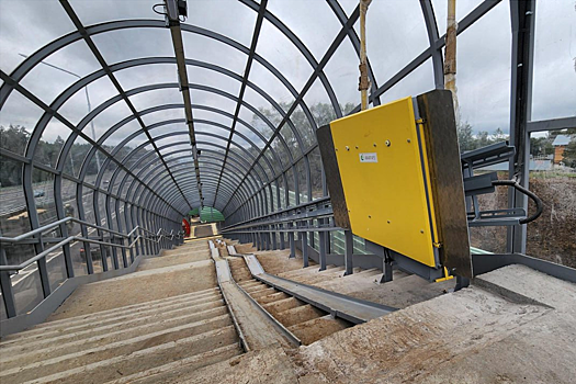 Под Рузой на Минском шоссе открылся современный надземный пешеходный переход с лифтом