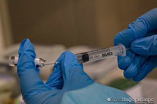 Специалист минздрава рассказал, кого будут прививать от коронавируса в Свердловской области