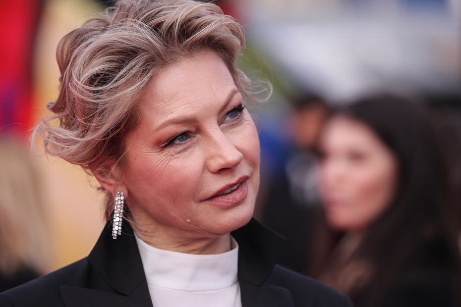 Трусикисіз украиналық әнші