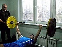 В Крюково прошли соревнования по жиму лёжа, посвящённые 72-ой годовщине Победы в ВОВ