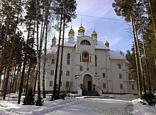 Скандальный Среднеуральский монастырь проверяет УФМС