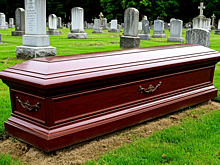 РПЦ обсуждает вред примет на похоронах