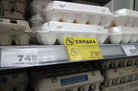Не простое, а золотое. С чем связан резкий рост цен на куриные яйца?