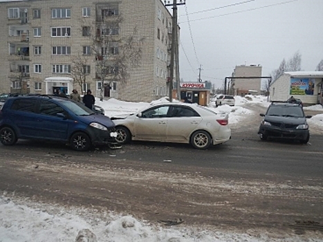 8 марта мужчины заставили девушку страдать