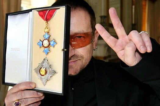 Боно из U2 60 лет. За что его так ненавидят?