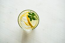 Помогает ли вода с лимоном похудеть