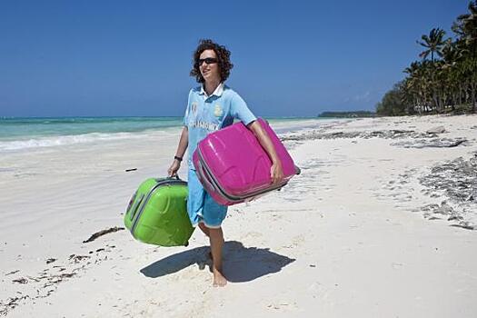 Со своим самоваром: какие необычные вещи берут на отдых туристы разных стран