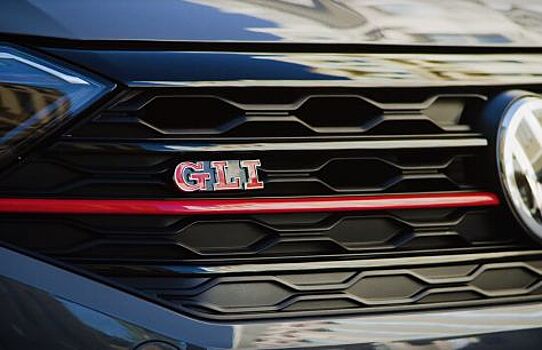 Появился тизер Volkswagen Jetta GLI в преддверии премьеры на автосалоне в Чикаго