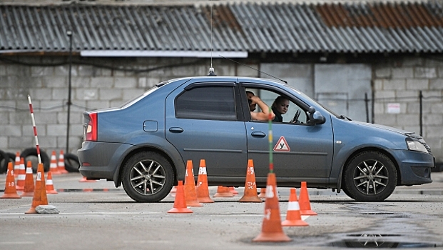 Россиянам предрекли подорожание учебы в автошколах