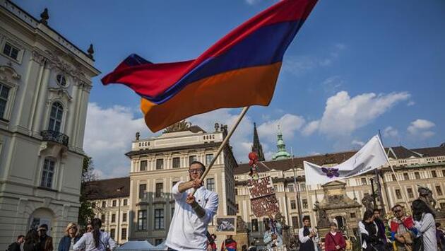 Военный эксперт Михаил Ходаренок предупредил о растущем риске гибели Армении