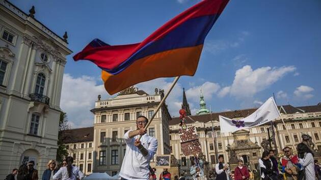 Военный эксперт Михаил Ходаренок предупредил о растущем риске гибели Армении