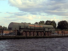 По наплавному мосту переправили целую батарею стратегических комплексов