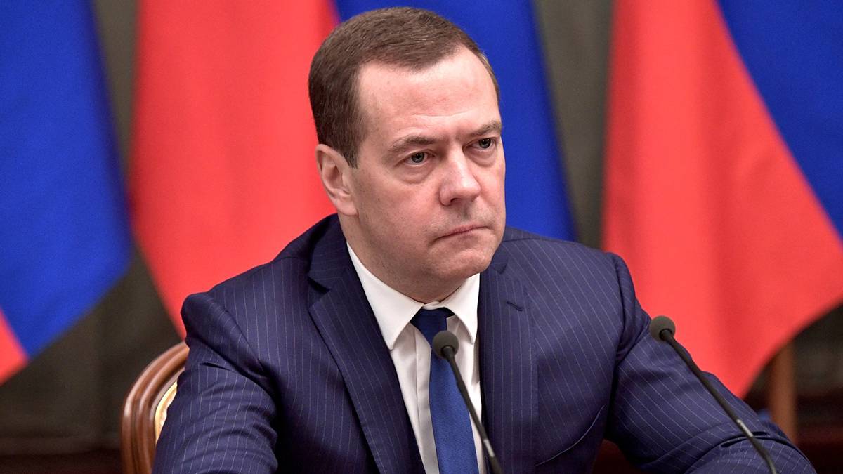 «Отнюдь не религиозные фанатики»: Медведев о террористах из «Крокуса»