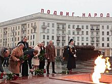 Делегация Ростовской области возложила цветы к монументу Победы в Минске