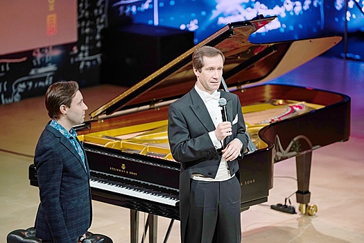 Пианист Луганский сыграл на Весеннем фестивале в "Сириусе"