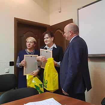 Глава управы Восточного Дегунина поздравил с юбилеями активисток района